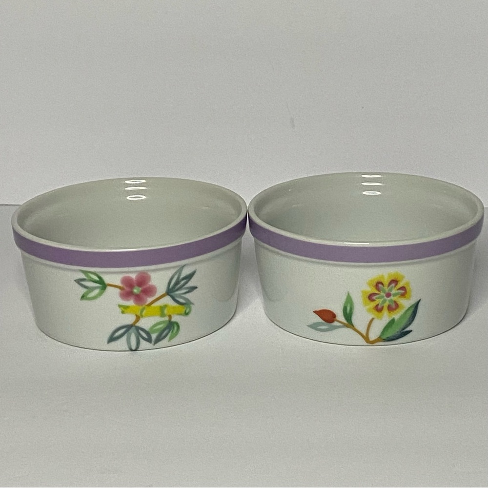 Donghia For Toscany Laurelwood Ramekins Souffle Floral Purple Trim Set Of 2
